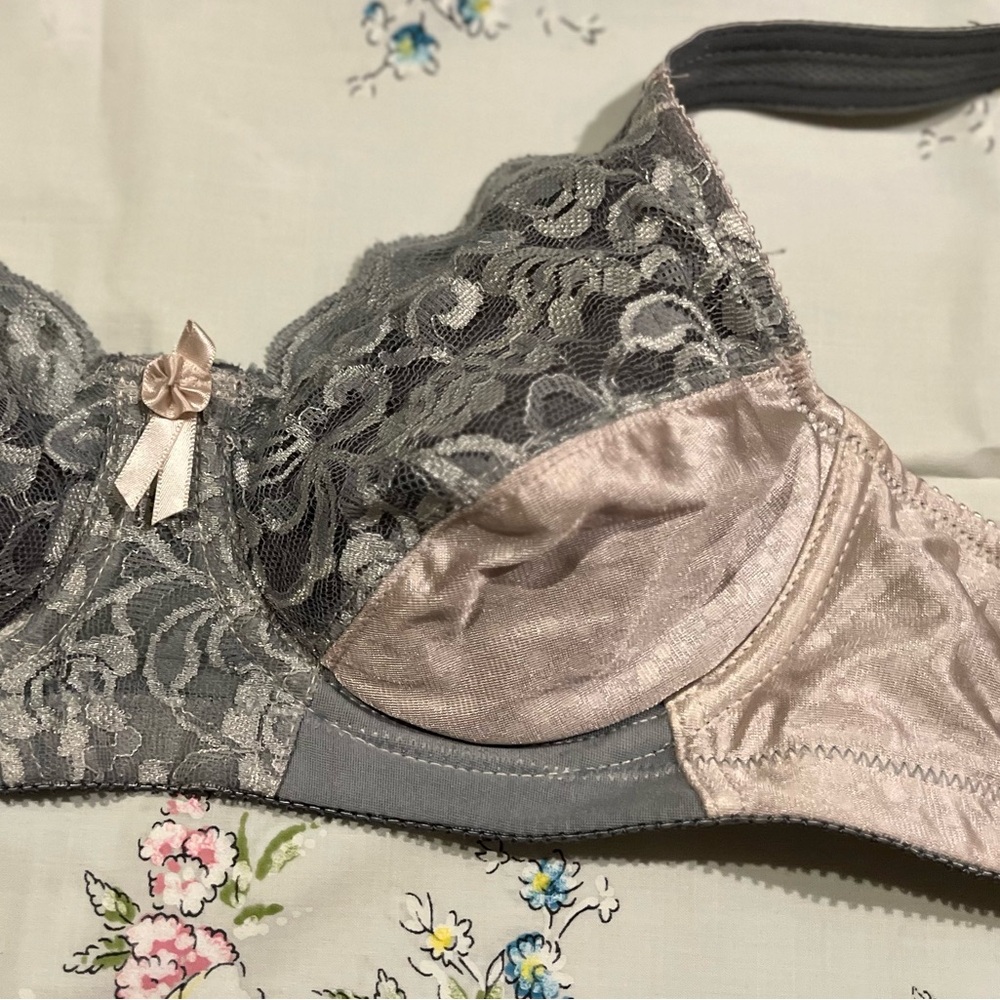 Beautiful Vintage underwire bra